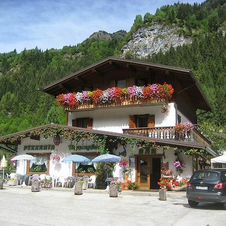 Affittacamere Pizzeria Marmolada Rocca Pietore Exteriér fotografie
