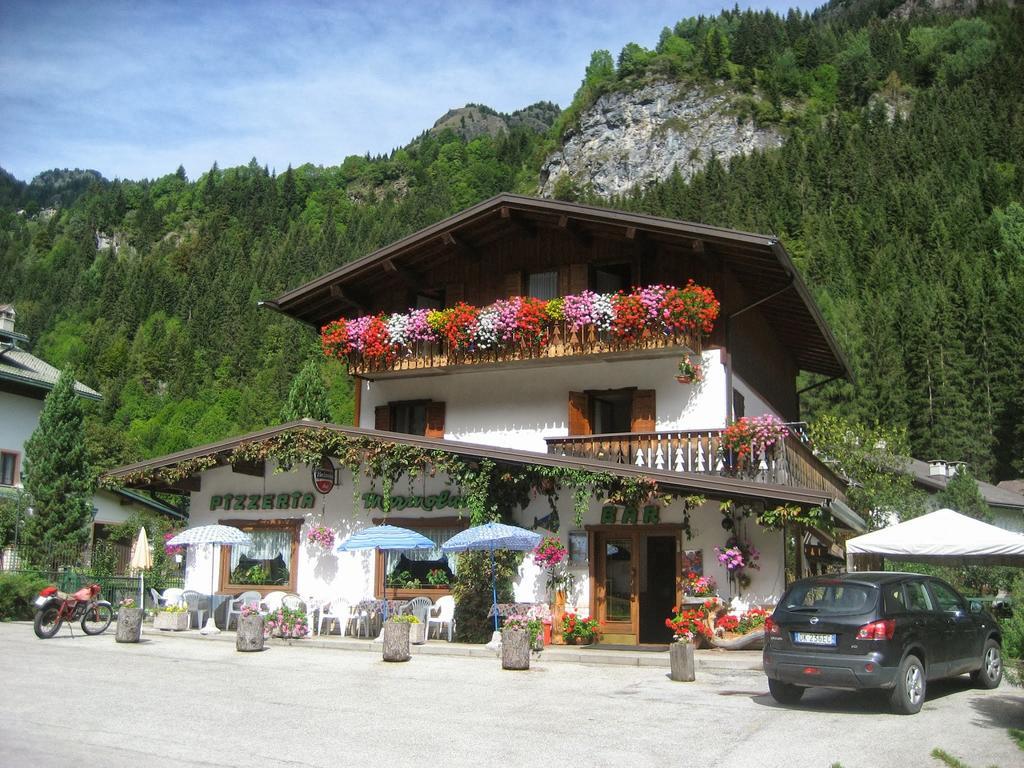 Affittacamere Pizzeria Marmolada Rocca Pietore Exteriér fotografie